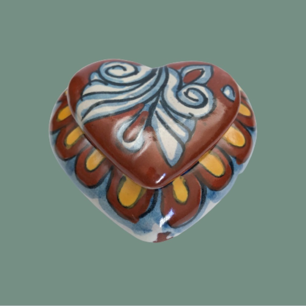 Vintage Talavera style pottery heart-shaped trinket box Mexico?
